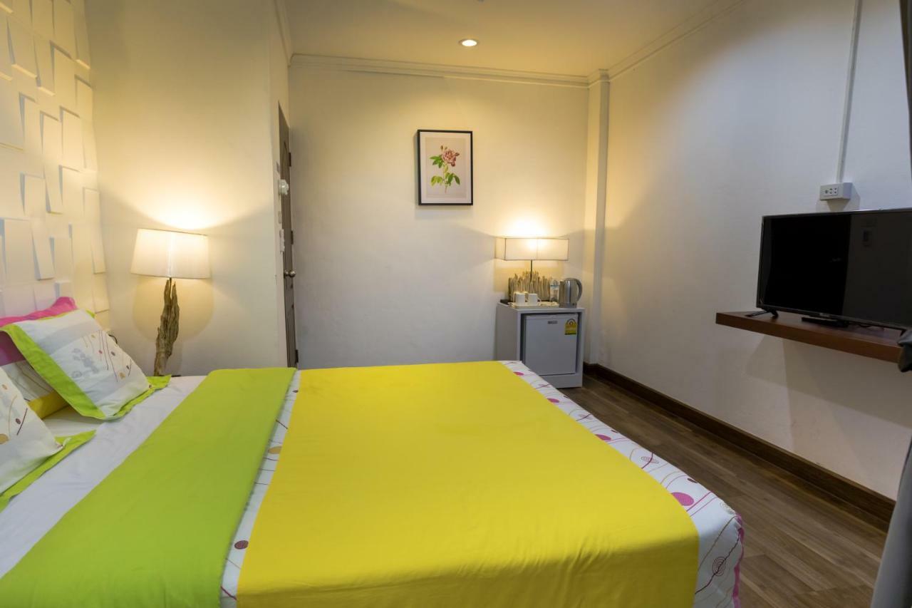 Nine Plus Loft Bangkok Exteriör bild