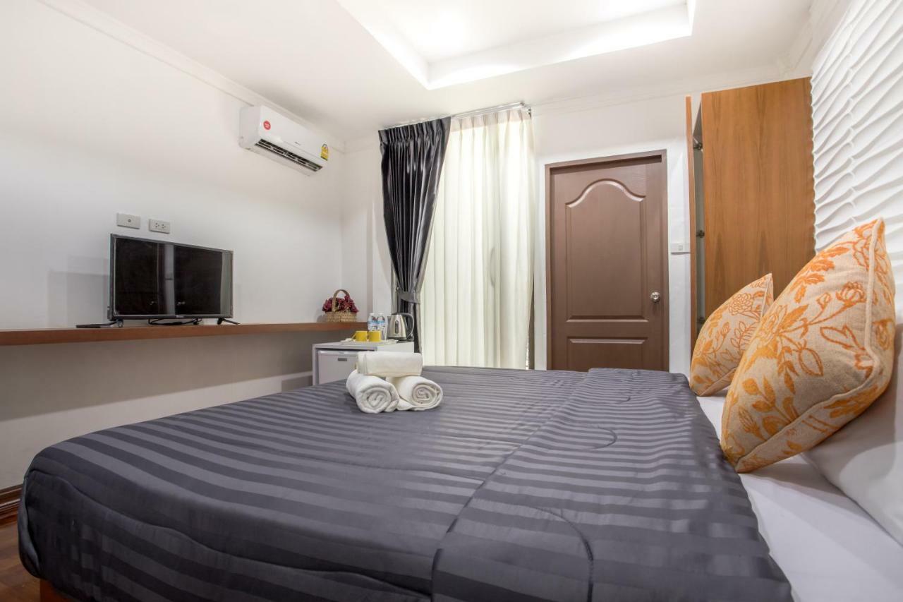 Nine Plus Loft Bangkok Exteriör bild